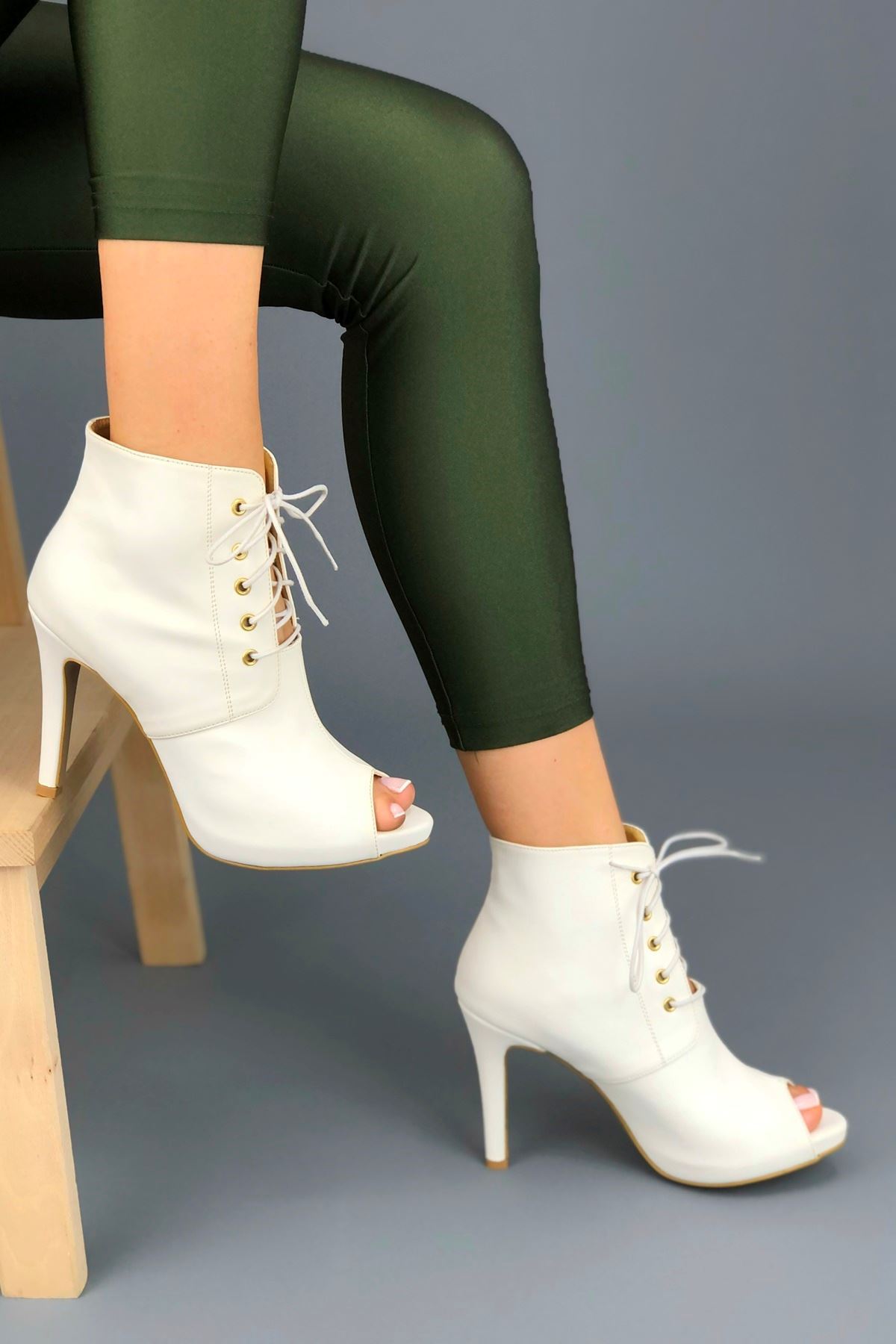 Narcis Beyaz Cilt Topuklu Kadın Ayakkabı