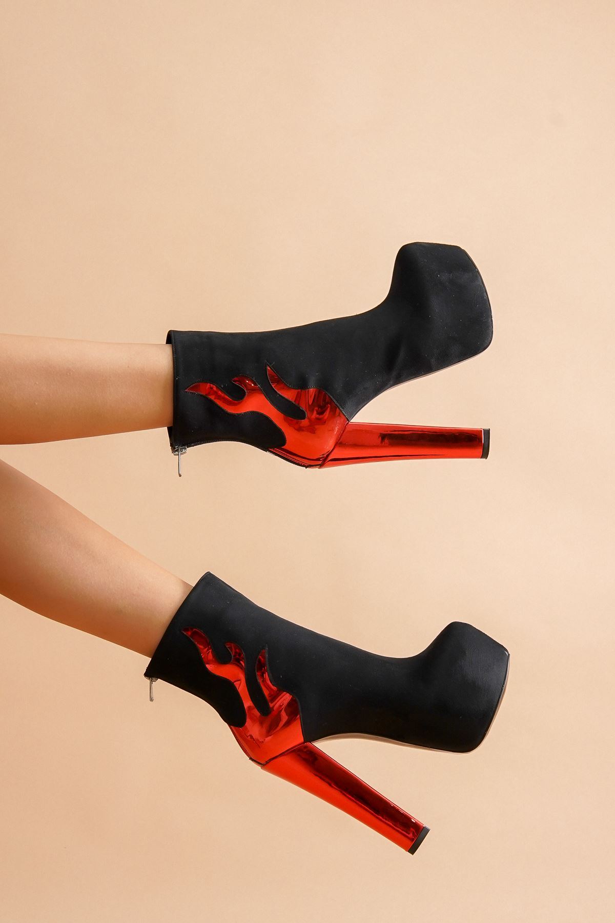 Kaizer Siyah Süet Kırmızı Alevli Yüksek Topuklu Kadın Bot
