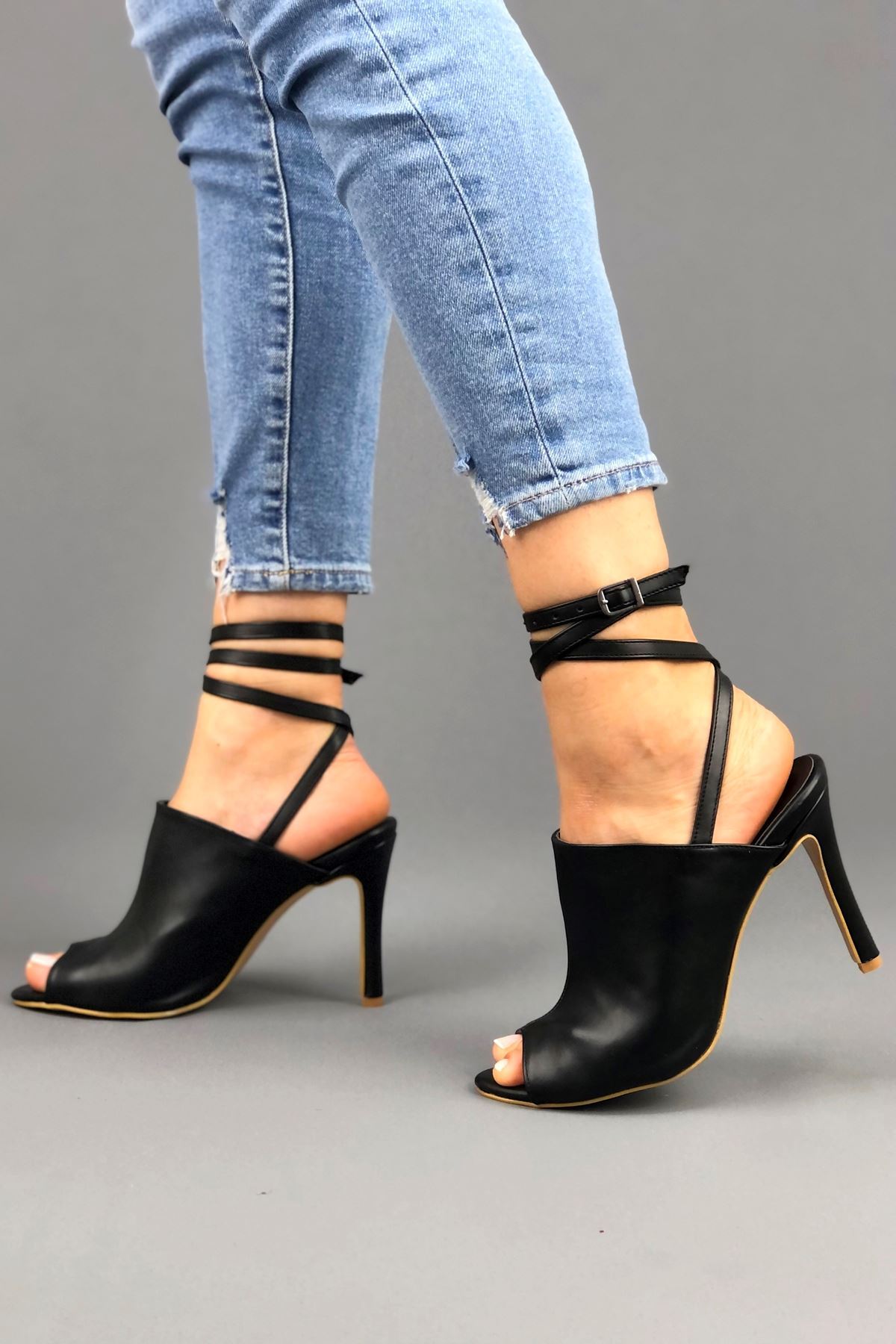Tammy Siyah Cilt Topuklu Kadın Ayakkabı