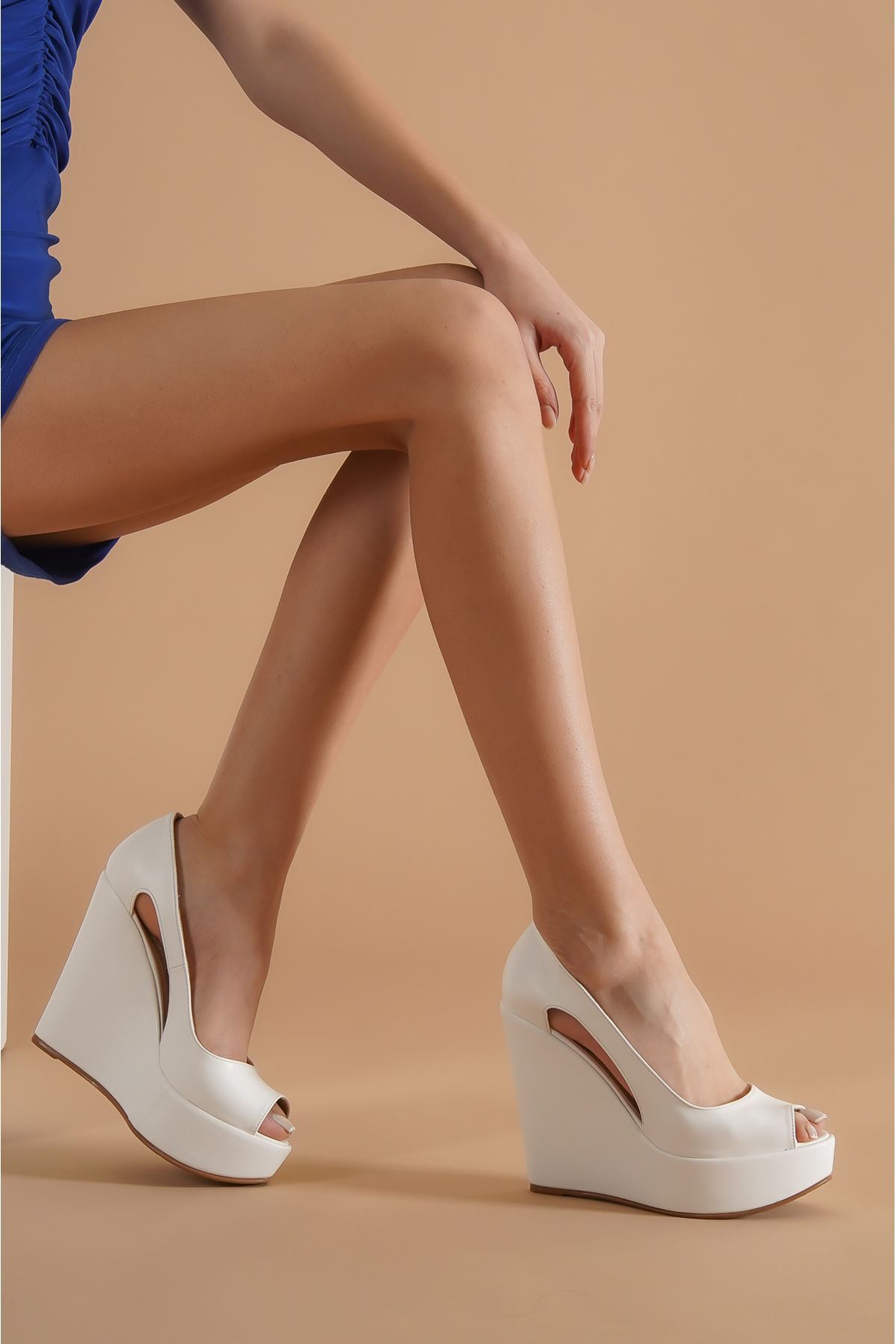 Cosef Beyaz Cilt Dolgu Topuklu Kadın Ayakkabı