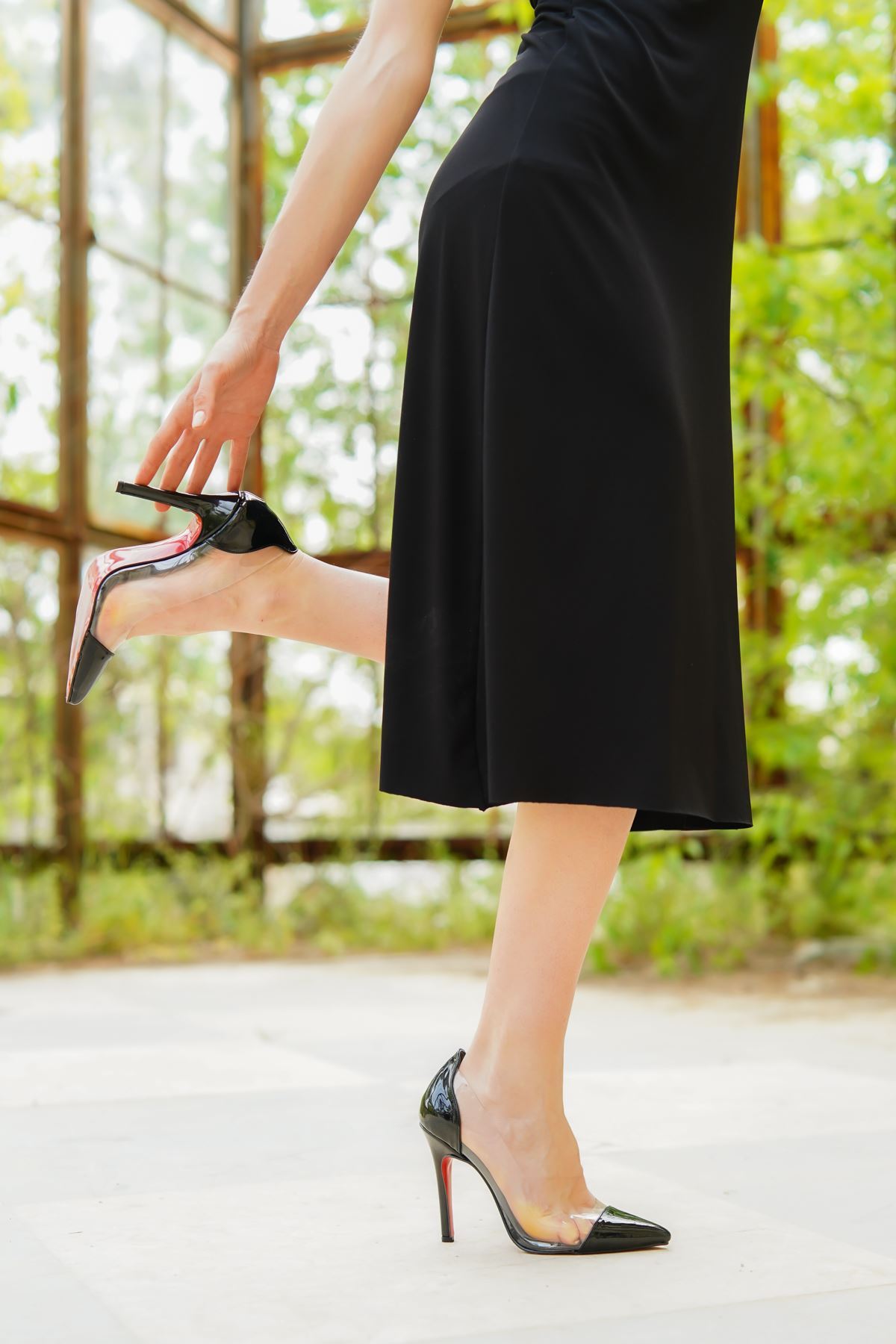 Fabiens Siyah  Rugan Şeffaf Detaylı Topuklu Kadın Ayakkabı