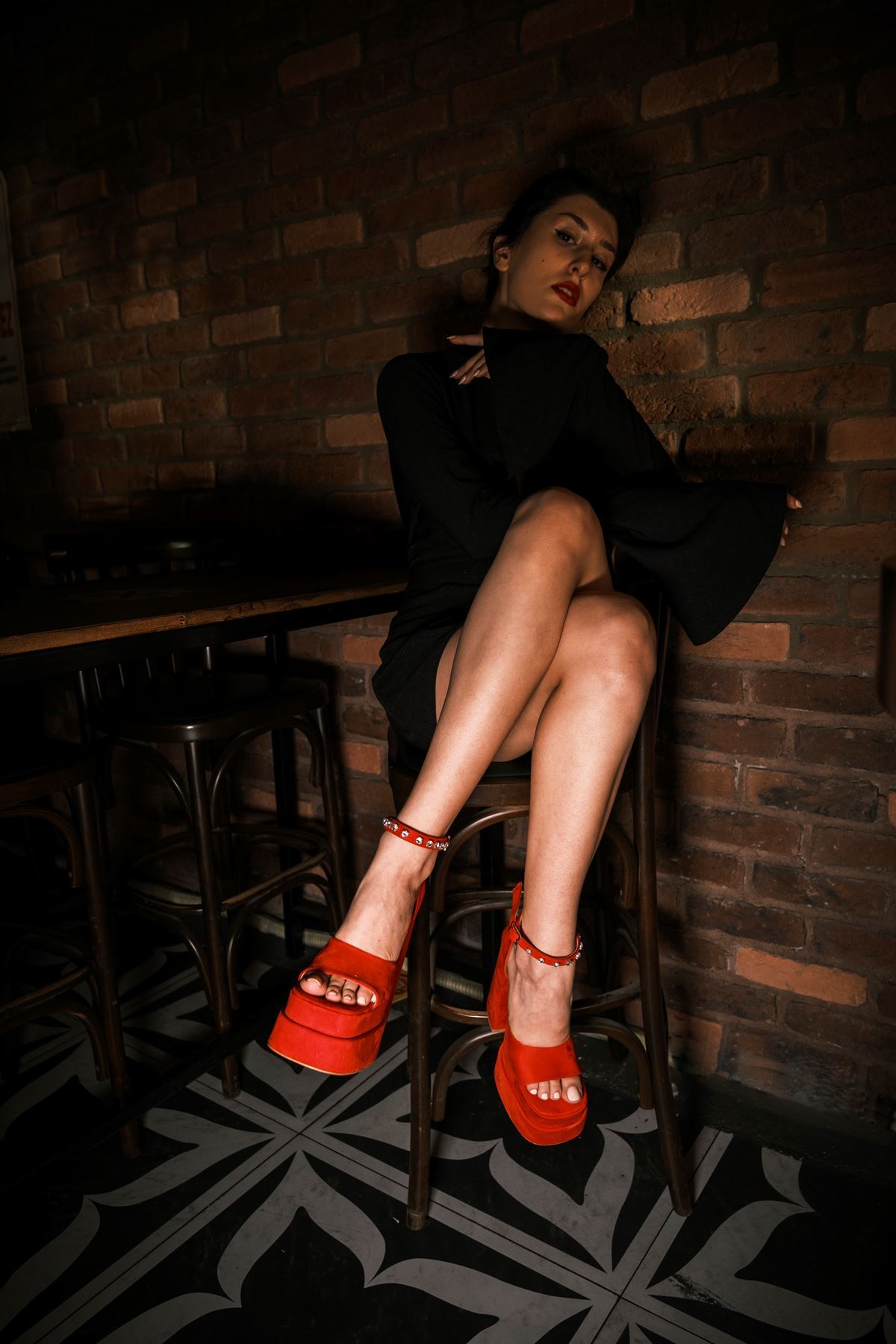 Kırmızı Süet Ön Açık Tasarım Çift Platform  Kadın Ayakkabı  Figolas