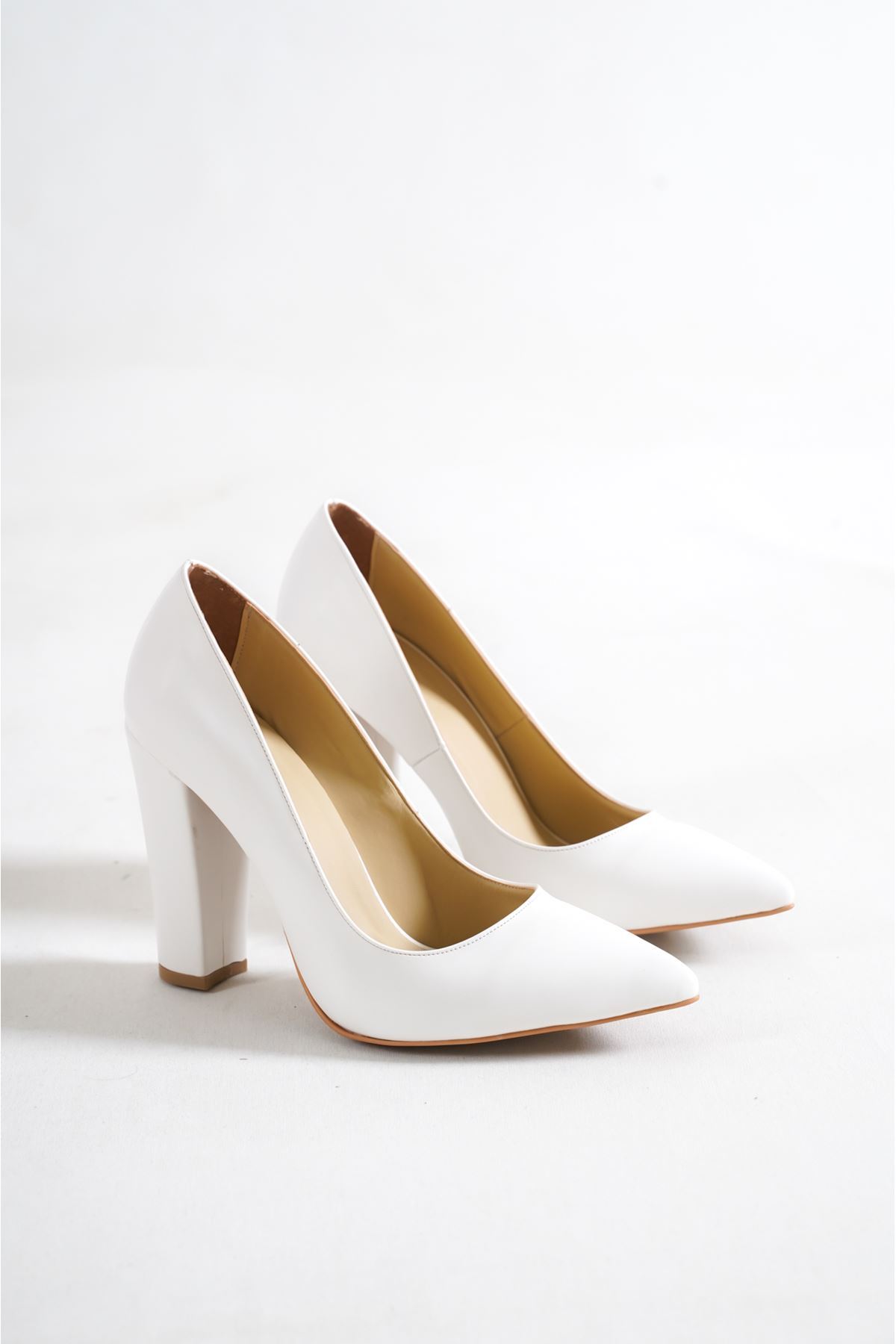 Tokyo Beyaz Cilt Kadın Kalın Topuklu Ayakkabı Stiletto