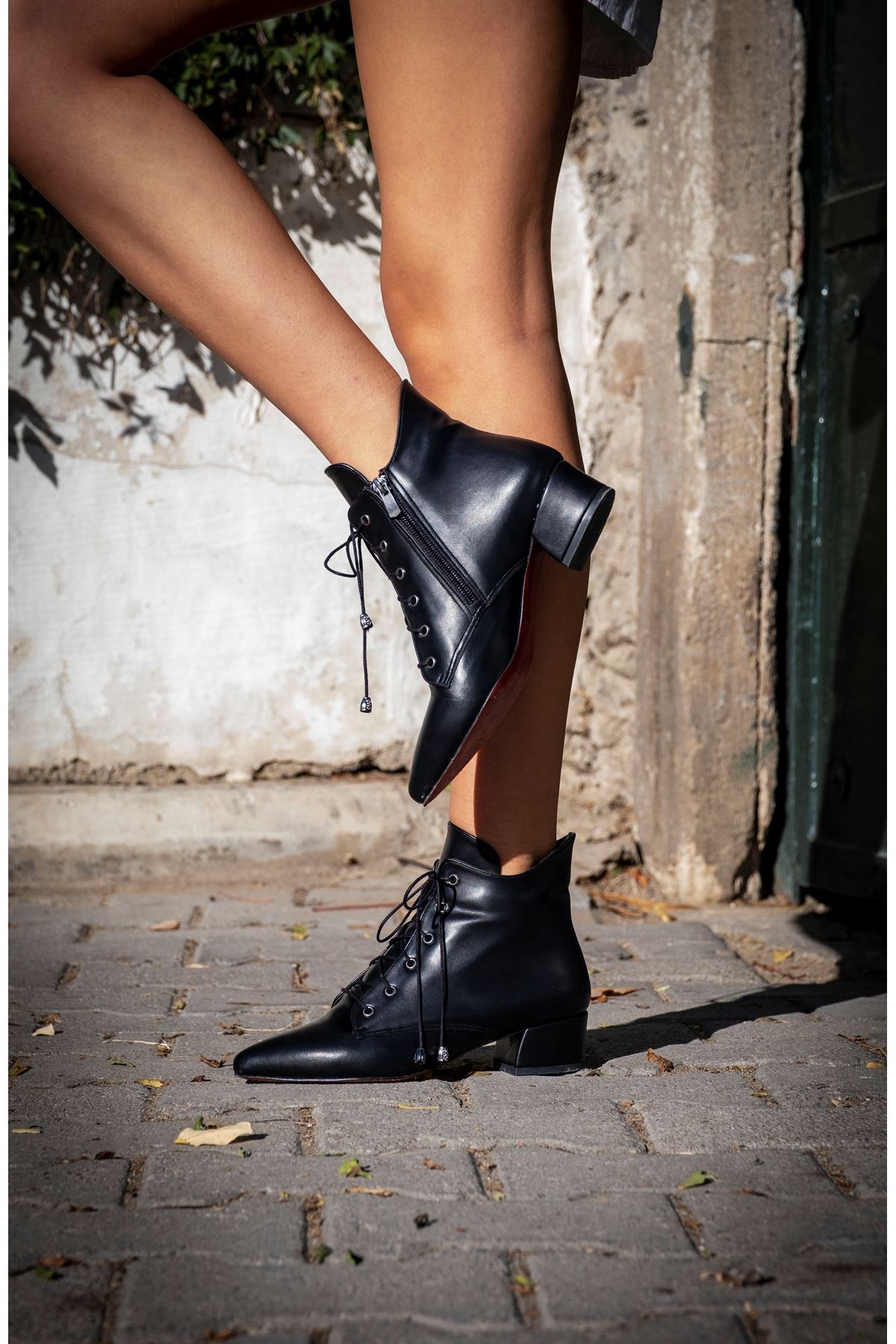 Siyah Cilt Tasarım Alçak Topuklu   Kadın Ayakkabı Marea