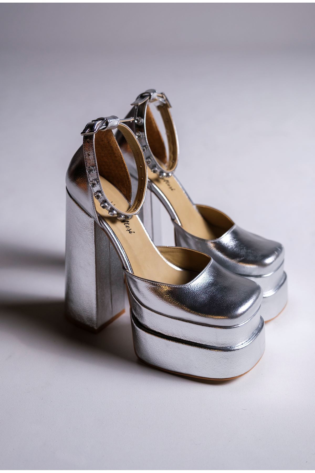 Gümüş Kırışık  Çift  Platform Tasarım Kadın Ayakkabı Figo