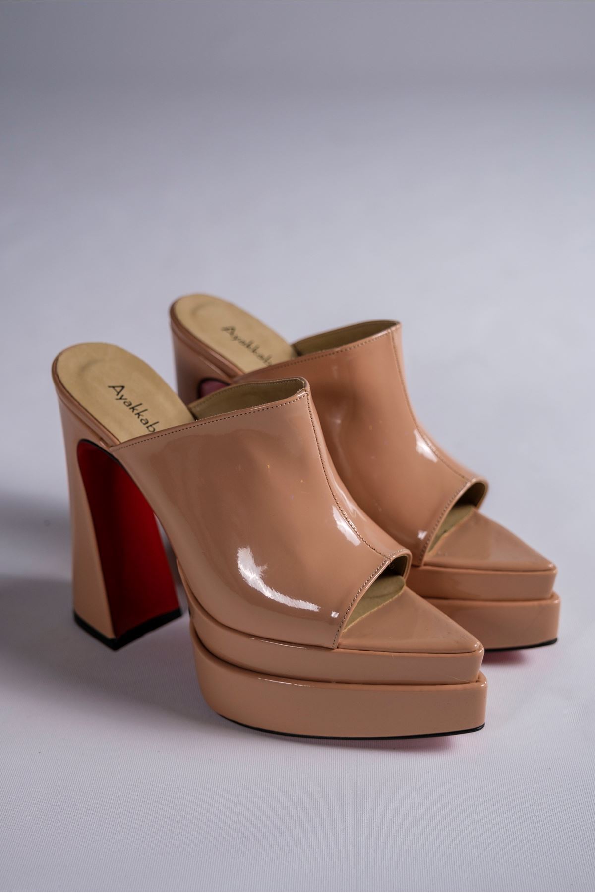 Nude Rugan Çift  Platform Tasarım Burnu Kapalı Kadın Terlik Yüksek Topuklu Ayakkabı Farah