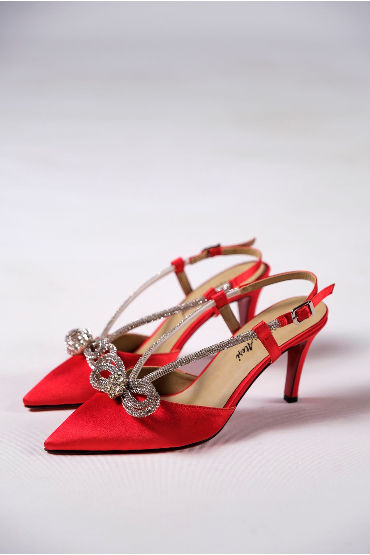 Kırmızı Saten Taş Detaylı Kadın Özel Tasarım Topuklu Ayakkabı Stiletto Ripple