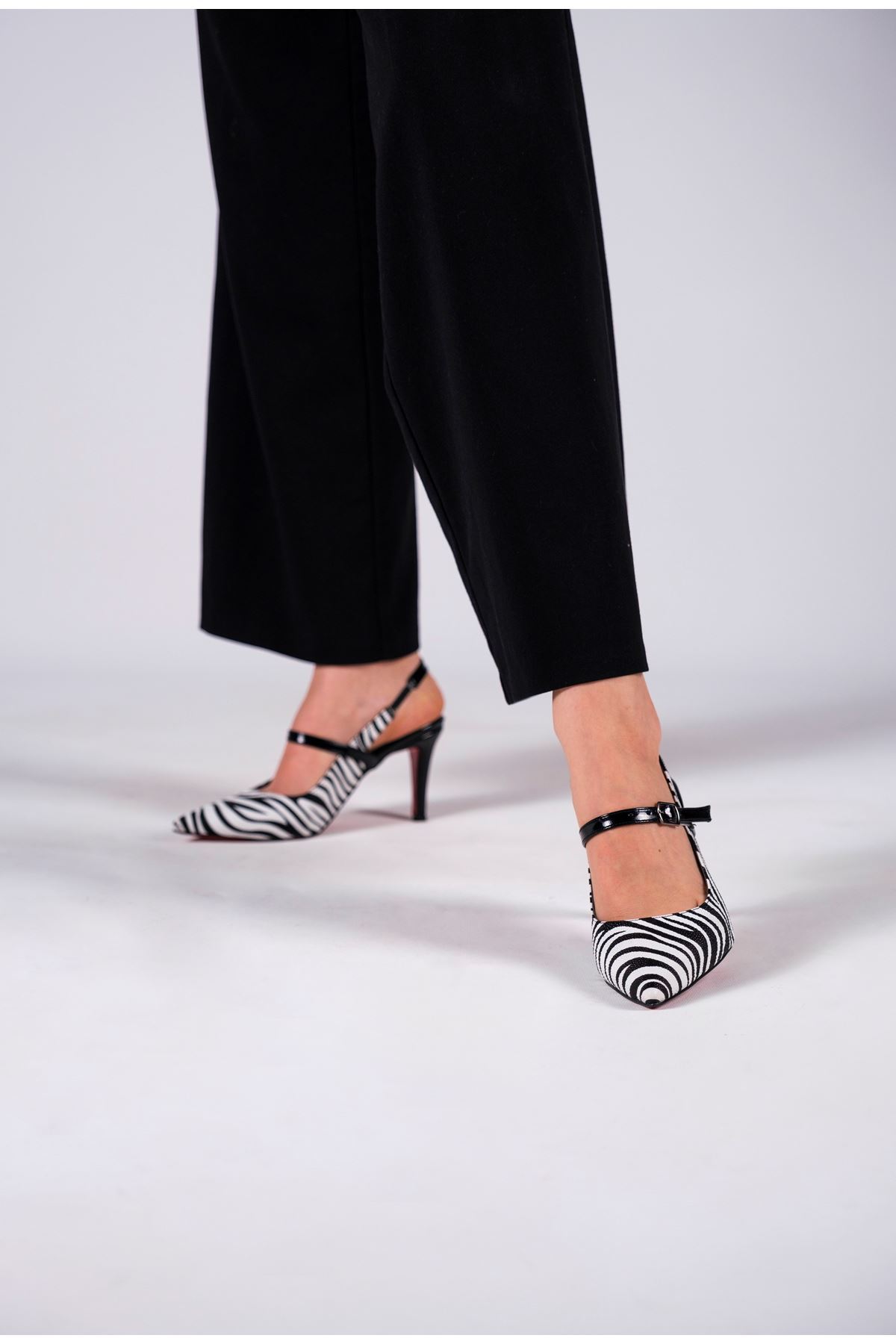 Zebra Siyah Rugan Kadın Özel Tasarım Topuklu Ayakkabı Stiletto Zavos