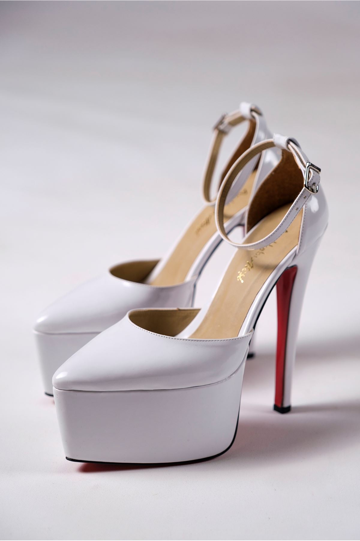 Beyaz Rugan Platform Özel Tasarım  Topuklu Kadın Ayakkabı Drew