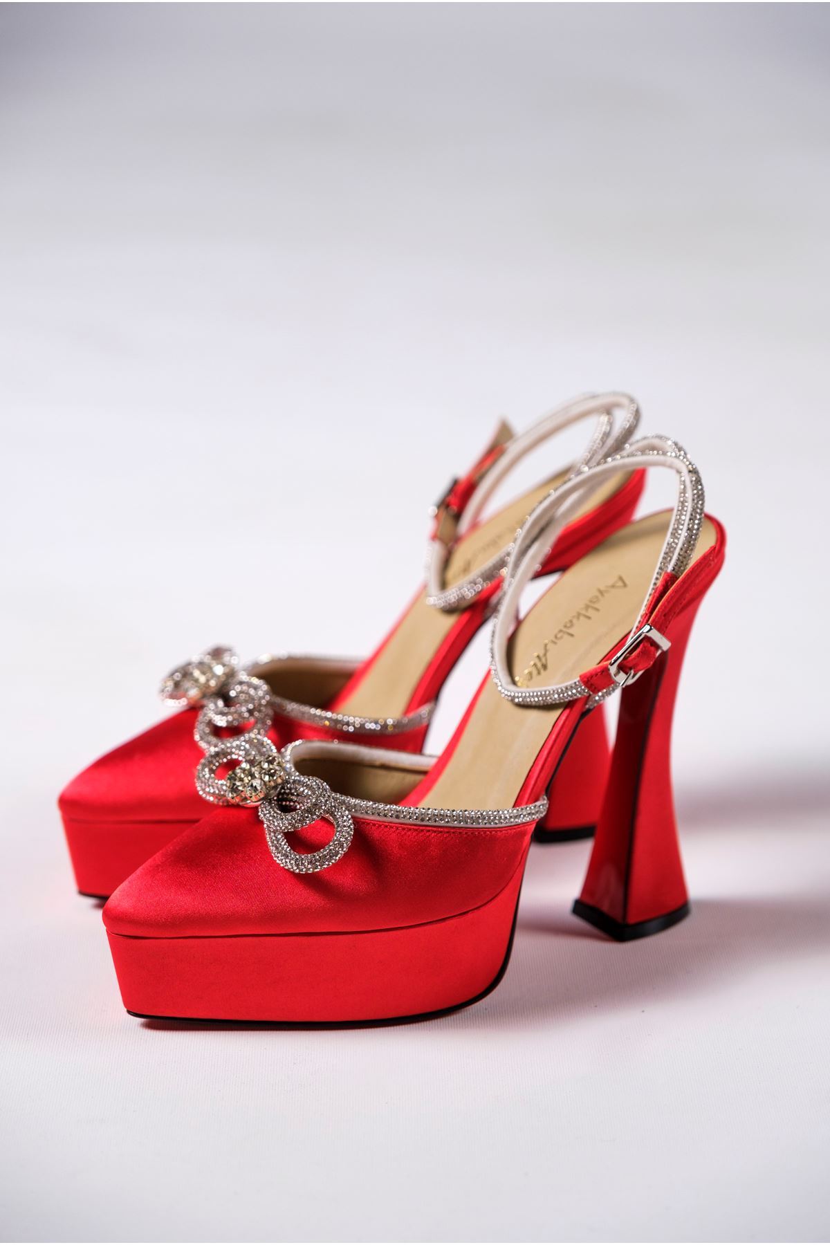 Kırmızı Saten Taş Detaylı Platform Kadın Ayakkabı Fallon