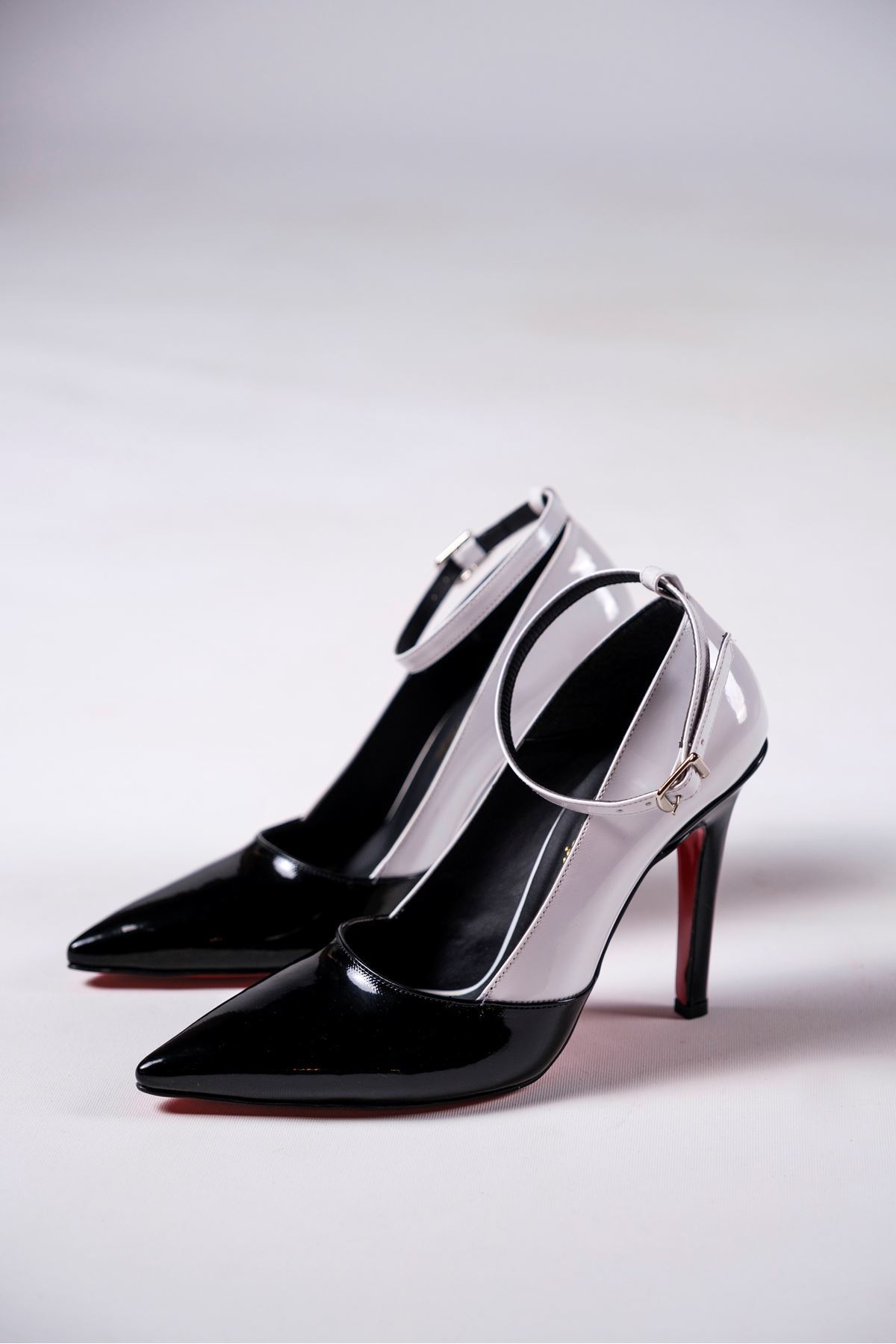 Siyah Rugan - Beyaz Rugan Kadın İnce Topuklu Ayakkabı Stiletto Calit