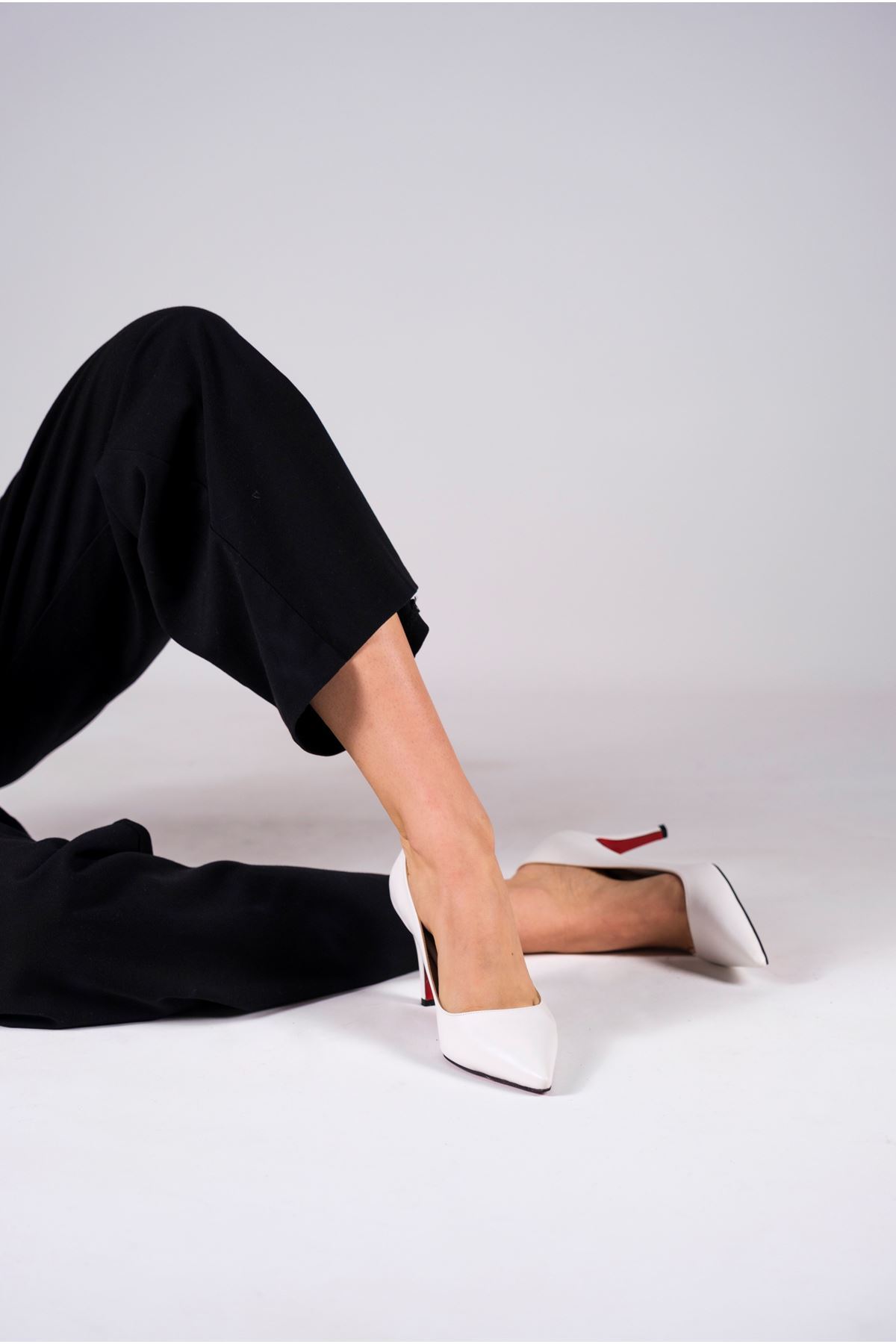 Beyaz Cilt  Kadın İnce Topuklu Ayakkabı Stiletto Demure
