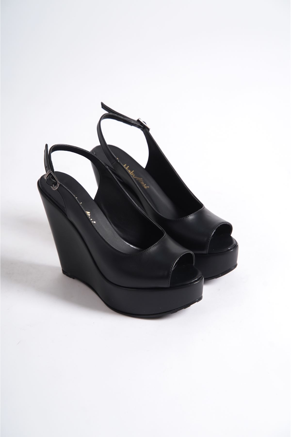 Siyah Cilt  Dolgu Topuklu Kadın Ayakkabı Kayla