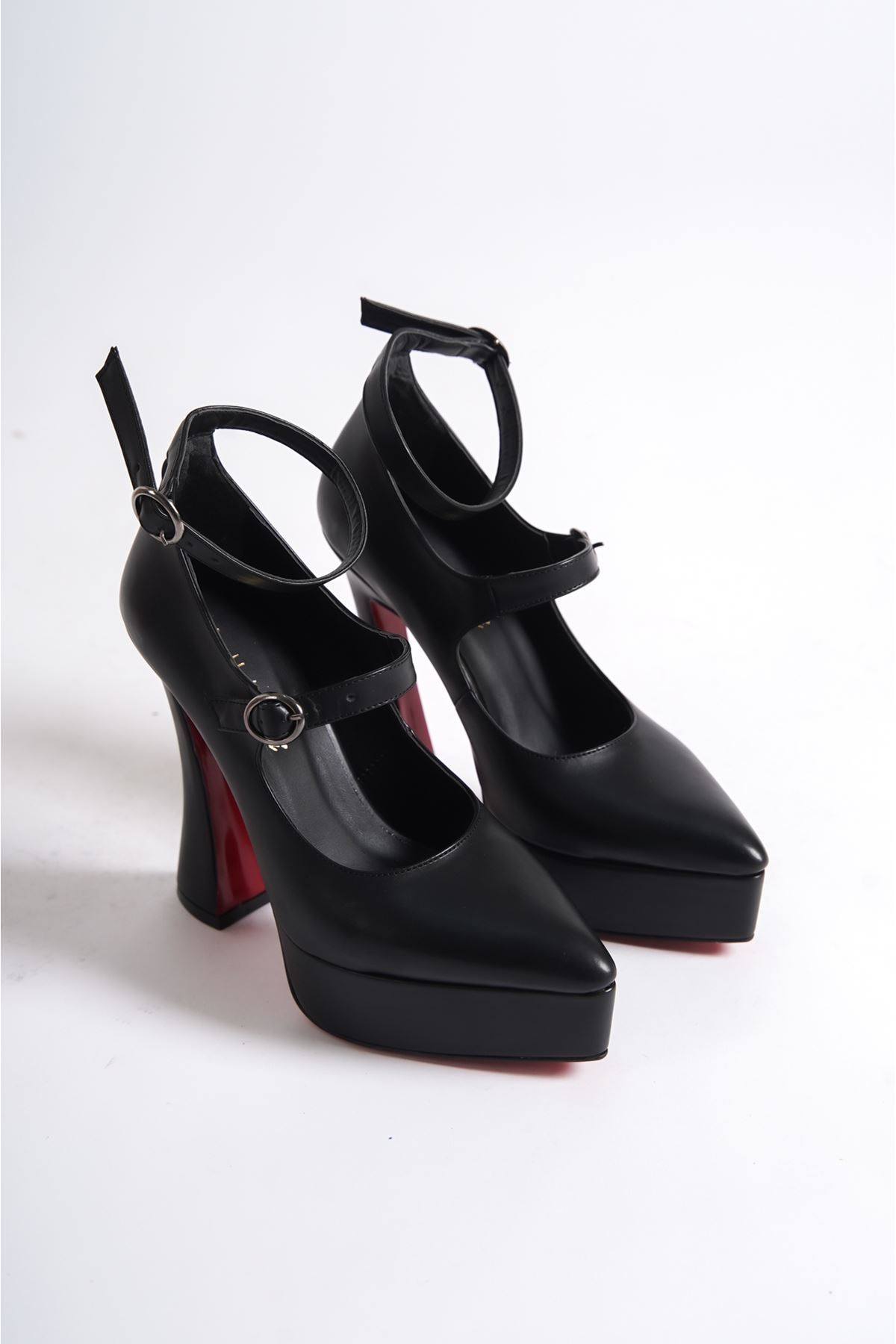 Siyah Cilt Baret Detaylı Özel Tasarım Platform Kadın Ayakkabı Akira
