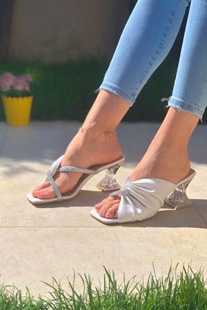 Beyaz Scarlet Beyaz Cilt Taşlı Şeffaf Kadın Topuklu Terlik