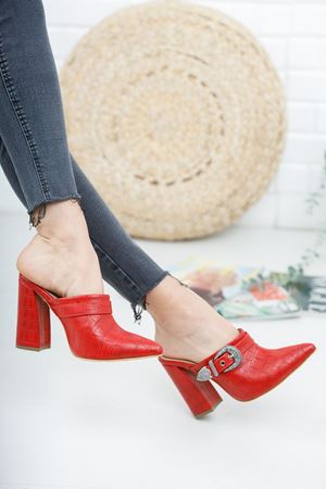 Kırmızı Bacy Krokodil Tokalı Topuklu Kadın Terlik