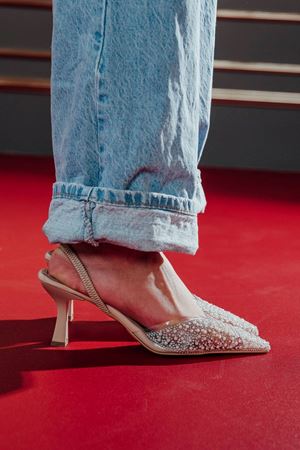 Nude Cilt Şeffaf Taş Detaylı Kadın Stiletto Stila
