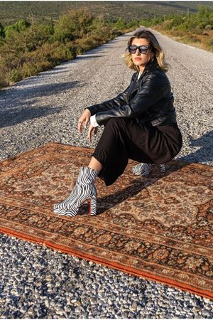 Platform Tasarım Kadın Çizme Orta Topuklu Ayakkabı Vito Dış Çekim