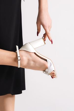 Sedef Cilt Taşlı Tül Detaylı Özel Tasarım Gelinlik Kadın Ayakkabı Tulle