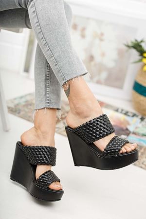 Siyah Cornell Dolgu Topuklu Kadın Terlik