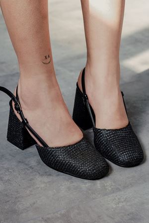 Siyah Hasır Cilt Baretli Kalın Topuklu Ayakkabı Niloya