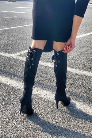 Siyah Plota Arka Kurdelalı Kadın Çizme