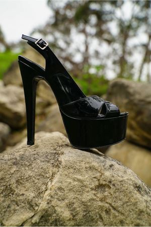 Siyah Rugan Acero Yüksek Topuklu Kadın Ayakkabı 301